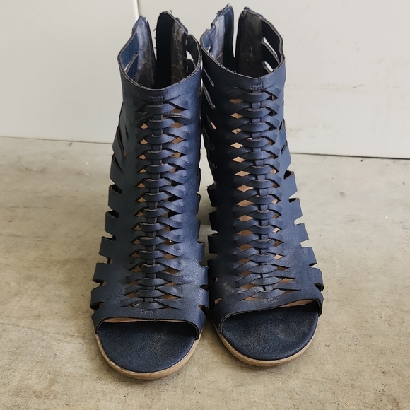 Indigo Rd Blue block Heeled Sandals with Faux Leather Cutout Design Womens 10 - Picture 3 of 8